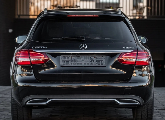 Mercedes-Benz Klasa C cena 73900 przebieg: 146000, rok produkcji 2016 z Radom małe 704